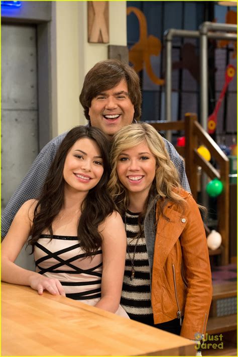Miranda Cosgrove And Jennette Mccurdy Icarly Series Finale Tonight Photo 512007 Photo