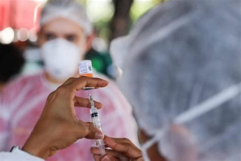 O vacina cuiabá conta com uma estrutura especialmente montada no centro de eventos do pantanal e funciona das 7h às 22h. No atual ritmo, Cuiabá vacina 75% da população só em julho ...