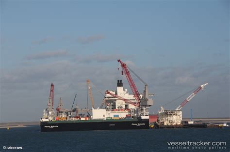 Offshore, tug, supply or dredging vessel. PIONEERING SPIRIT Vessel photos for rainerw ...