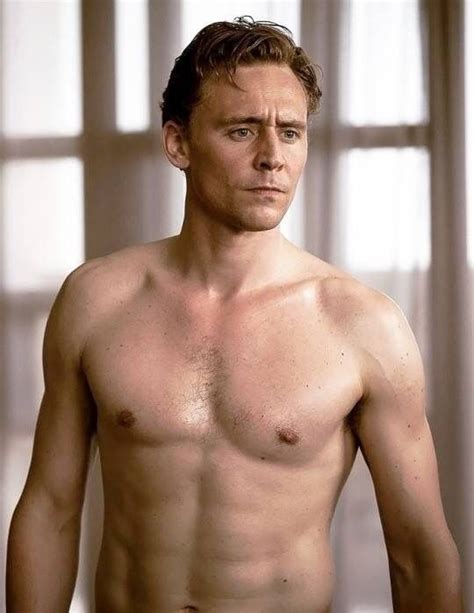 Pin By 🖤bΔtmΔn🖤 On Hiddles Tom Hiddleston Shirtless Tom Hiddleston Body Tom Hiddleston High Rise
