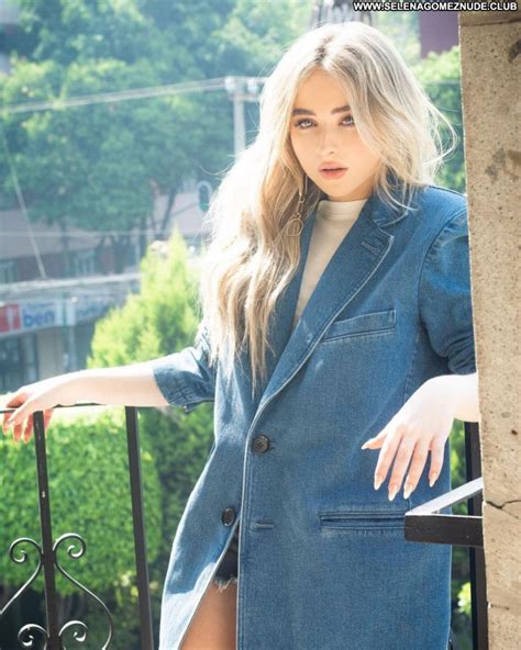 Sabrina Carpenter Sexy Celebrity Posing Hot Beautiful Babe Famous And