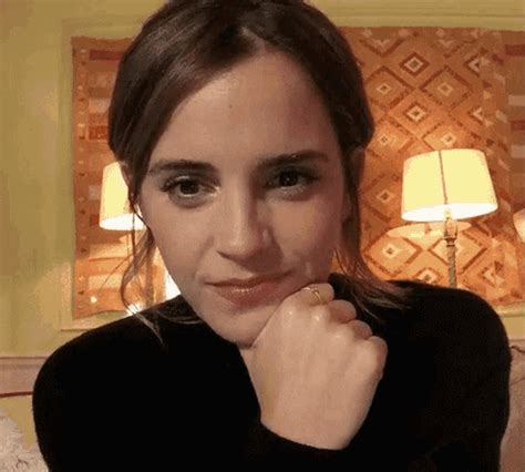 Emma Watson Emma Watson Uhh Discover Share Gifs Weird Smile My
