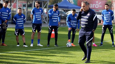 Martín bernardo lasarte arróspide (born 20 march 1961) is a uruguayan former footballer who played as a defender, and a manager. Martín Lasarte: "No valido lo de Vidal, pero no soy quién ...