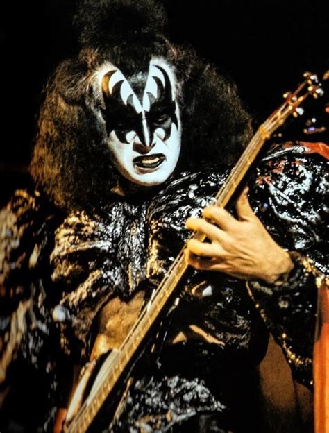 Pin By Lee Thomson On Gene Simmons 79 81 Kiss Pictures Kiss Band Hot Band