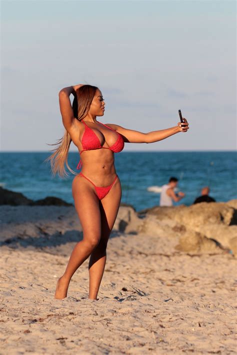 Moriah Mills In Bikini At A Beach In Miami 12272017 Hawtcelebs