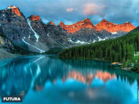 Fond Décran Lac Moraine Turquoise Dans Le Parc National De Banff Canada