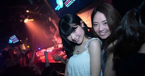 5 Cara Mencari Cewek Bookingan | DuniaMalam