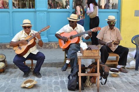 Costumbres Tradiciones Y Bienes Patrimoniales De Cuba