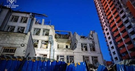 Через обстріл у Києві десятки будинків залишилися без гарячої води