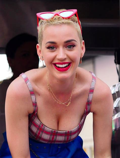 Katy Perry Cleavage 33 Photos Thefappening