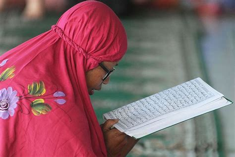 Al qu'ran dengan terjemahan bahasa indonesia. Mengenal Pengertian dan Apa Itu Nuzulul Quran...