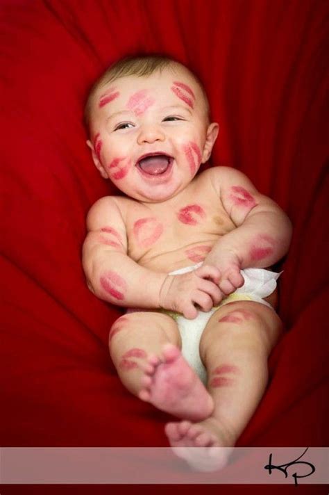 Check out 75 cute and smiling baby images here that will surely make you smile. Baby's zijn om te zoenen | Grappige Plaatjes