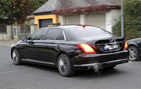The genesis g90 was first unveiled in south korea on december 9, 2015 as the genesis eq900. Latest Spyshots Reveal New Genesis G90 with Extended ...