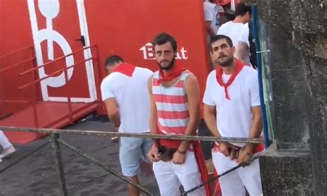 Two Straight Friends Caught Peeing In Public During Bayonne Feria Spycamfromguys Hidden Cams