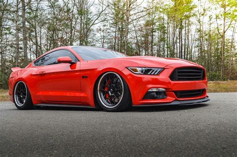 Red Slammed Coyote 50 Mustang Carros