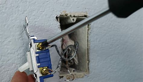 How To Wire A Light Switch Single Pole 6 Steps Toolsweek