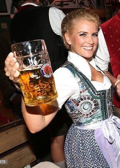 Pin By Marco Albertazzi On Oktoberfest Oktoberfest Woman Beer Girl German Beer Girl