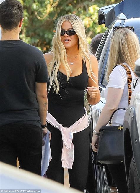 Khloe Kardashian Shows Off Cleavage In Black Tank Daily Mail Online