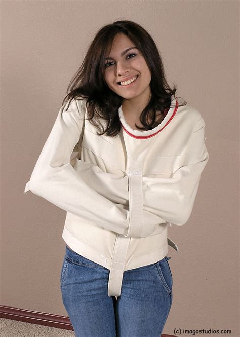 Pin De Straight Jacketed Em Canvas Straitjackets Figurinos