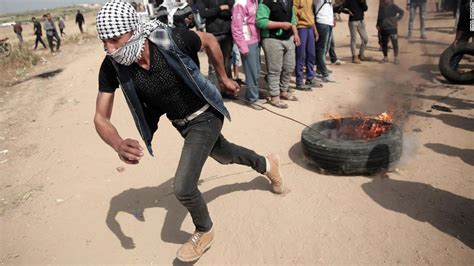 Fresh Violence Erupts Along Gaza Israel Border Cnn
