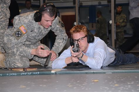 Congressional staffers, Soldiers mingle on firing range | Article | The United States Army