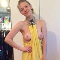 Amanda Seyfried Julianne Moore S Nude And Lesbian Sex Scenes From Chloe