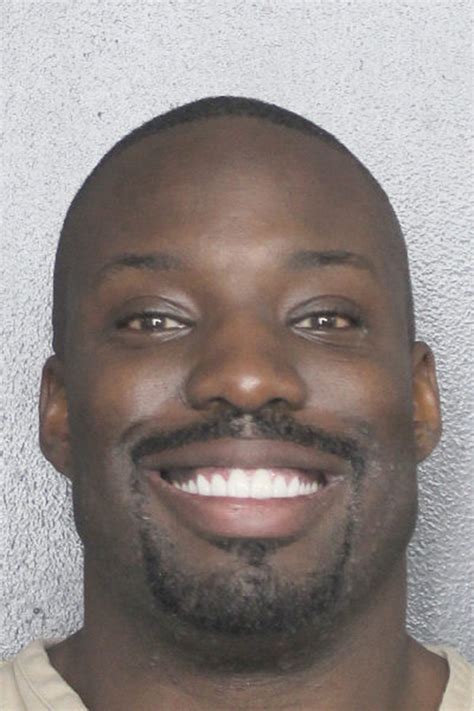 Ex-NFL star Vontae Davis arrested for DUI after alleged crash