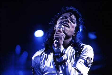 Des Fans Fran Ais De Michael Jackson Portent Plainte Contre Les T Moins