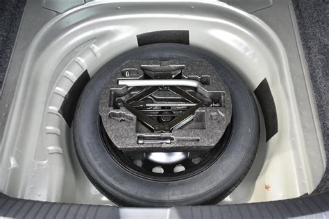 2019 Volkswagen Jetta Spare Tire Kit Npn012001 Genuine Volkswagen