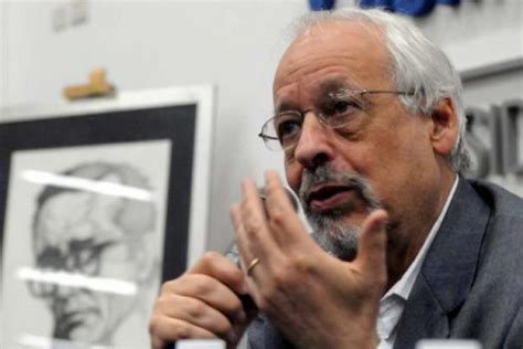 Escritor y sociólogo, ex director de la biblioteca nacional, columnista de página/12, gonzález fue un baluarte del pensamiento argentino, lúcido tras superar el coronavirus, falleció a los 77 años por una infección intrahospitalaria. Horacio Verbitsky explicó por qué dejará de publicar en ...