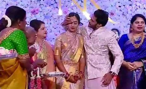 Nikhil Kumaraswamys Wedding Hd Devegowdas Grandson Ties The Knot With Revathi कर्नाटक कोविड