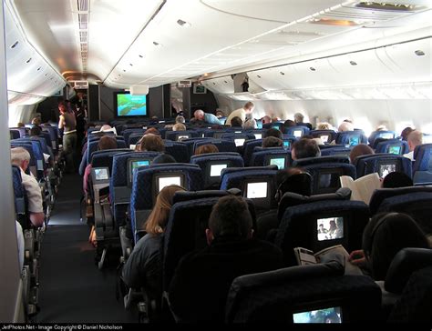 I have looked at seat guru's seat chart and it looks like american has changed ? TASTE OF HAWAII: AMERICAN AIRLINES BOEING 777