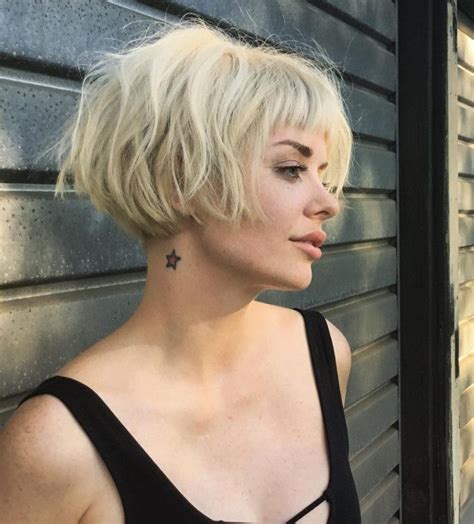Platinum Blonde Short Bob Haircuts And Hairstyles For Women Cheveux