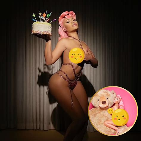 Nicki Minaj Celebrates Her Birthday In The Nude Posing Completely Nude