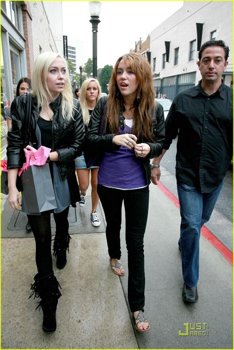 miley s pre birthday shopping spree photo 1460331 brandi cyrus miley cyrus pictures just jared