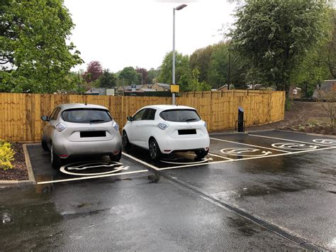 Aldi Holmfirth Thongsbridge England Ev Station