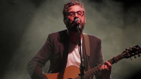 Acquista il ticket online visitando il sito web ufficiale di brunori sas. "A casa tutto bene" tour - Brunori Sas - YouTube