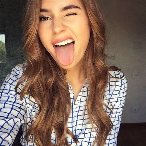 Long Tongue Girl Sensual Klum Tounge Holy Chic Def Not Tongue Piercing Selfie Poses Beauty