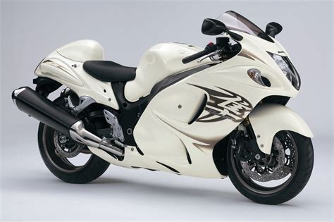 It immediately won acclaim as the world's fastest production motorcycle. SUZUKI GSX 1300 R HAYABUSA - Motorcycles Photo (28237759 ...