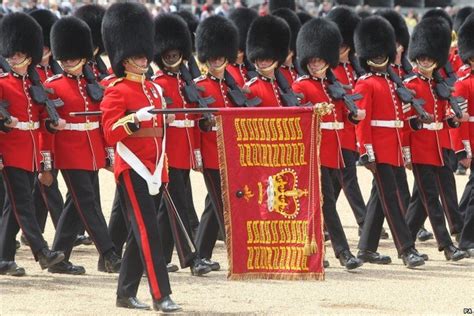 In Pictures Trooping The Colour Grenadier Guards British Guard
