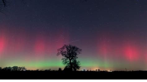 Spectacular Northern Lights Illuminate Britain Itv News