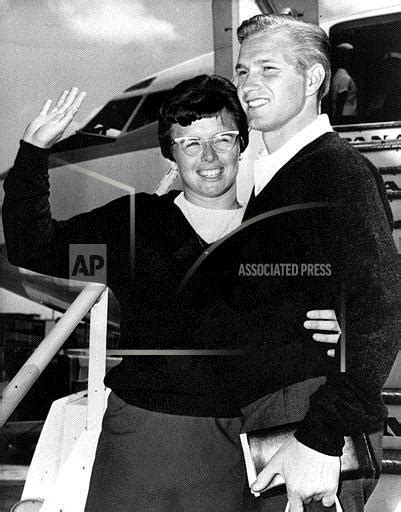 Her brother is major league baseball pitcher randy moffitt. BILLIE JEAN KING HUSBAND LARRY | Buy Photos | AP Images ...
