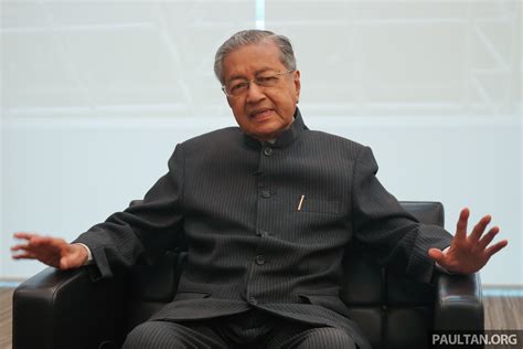 Dr mahathir baru sahaja melancarkan buku terbaru bertajuk a doctor in the house: Tun Mahathir resigns as Proton chairman immediately
