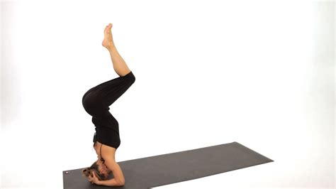 How To Do A Headstand Sirsasana Yoga Youtube