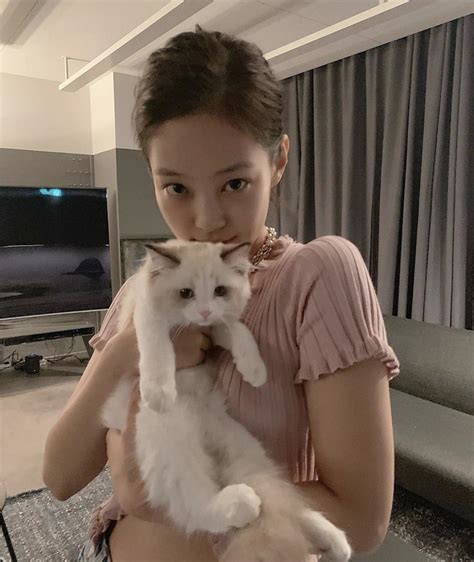 15 Times Blackpinks Jennie Showed Off Her Flawless No Makeup Bare Face