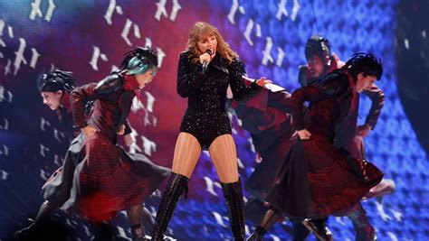 Photos Taylor Swift Brings Her Reputation Tour To Metlife Stadium