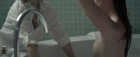 Nude Video Celebs Sarah Hagan Nude Sun Choke 2015