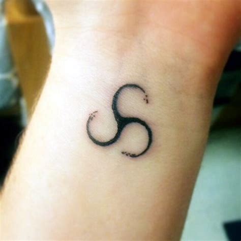 Tatuajes Del Trisquel O La Triple Espiral Y Su Significado