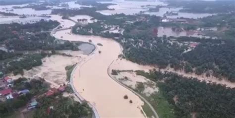 An aerial view of a settlement submerged by floodwaters in the pengkalan chepa district of kelantan, malaysia. What next for Penang? State must revise existing flood ...