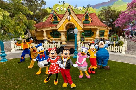 Mickeys Toontown Recobra Vida Tras Ser Reimaginado En El Parque De Atracciones Disneyland Los